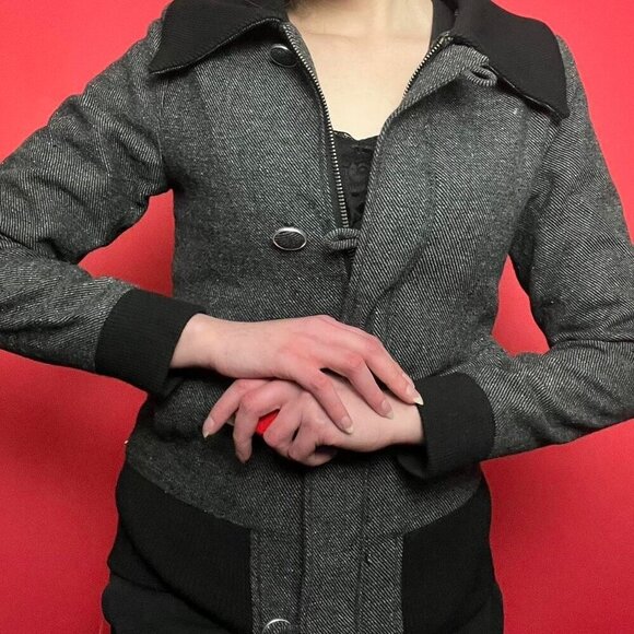 Flo / Grey and black jacket π©Άπ€βββ - Picture 5 of 6